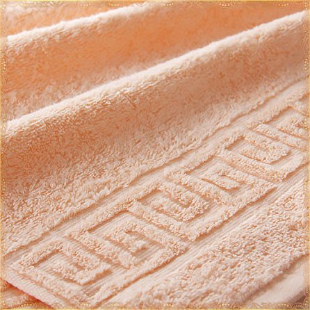  Махровое полотенце с бордюром. Материал махра. Цвет персиковое. 