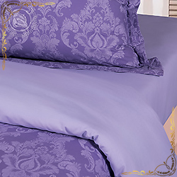 Комплект постельного белья поплин Византия  фиолетовый  на резинке. Вид вблизи.